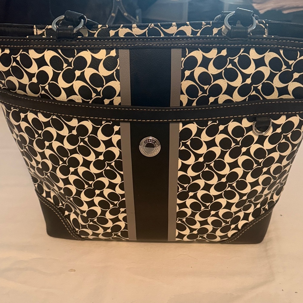 Coach Black and Cream Shoulder Bag
